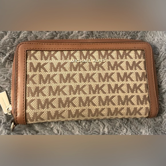 Michael Kors Monogram Zip Wallet in Brown and Cream - Picture 1 of 9